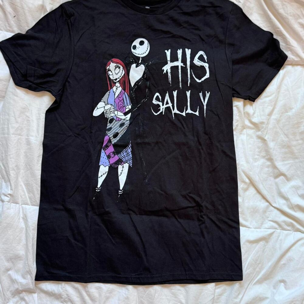 Nightmare before christmas graphic tee sz m his Sally emo hot topic romantic
